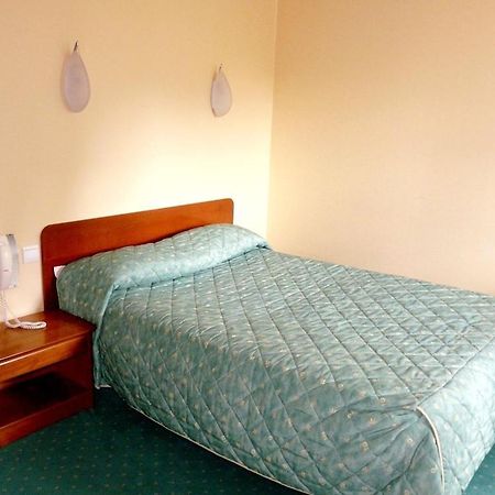 Hotel Les Forges Noyal-sur-Vilaine Екстер'єр фото