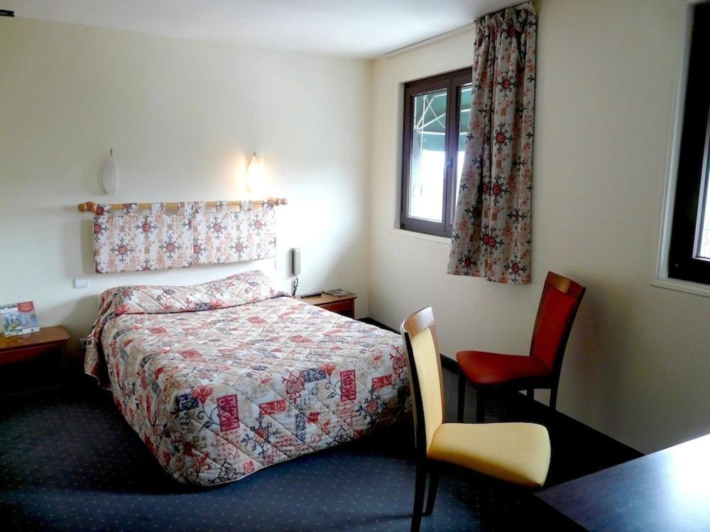 Hotel Les Forges Noyal-sur-Vilaine Екстер'єр фото