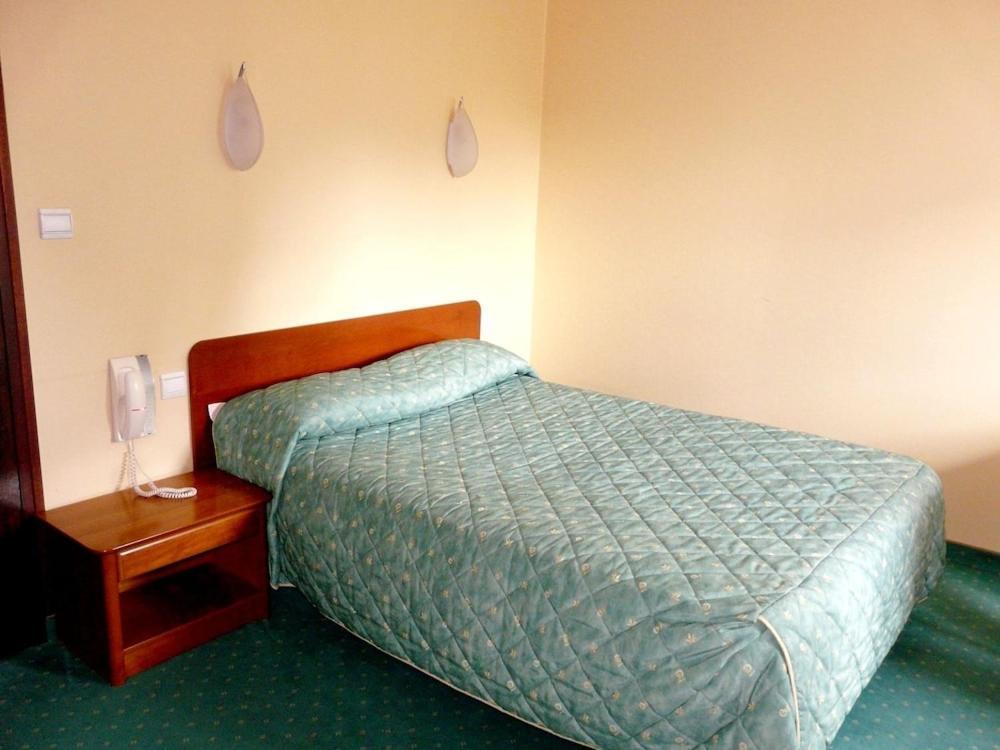 Hotel Les Forges Noyal-sur-Vilaine Екстер'єр фото