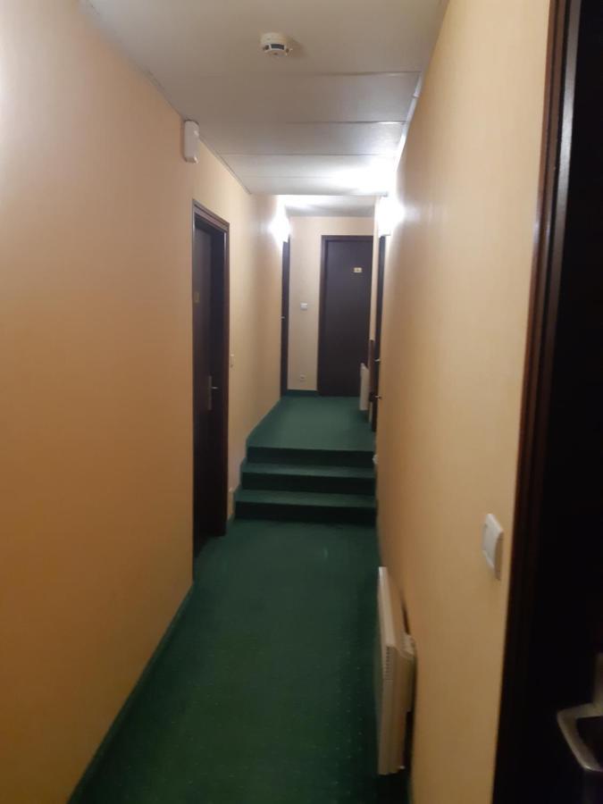 Hotel Les Forges Noyal-sur-Vilaine Екстер'єр фото