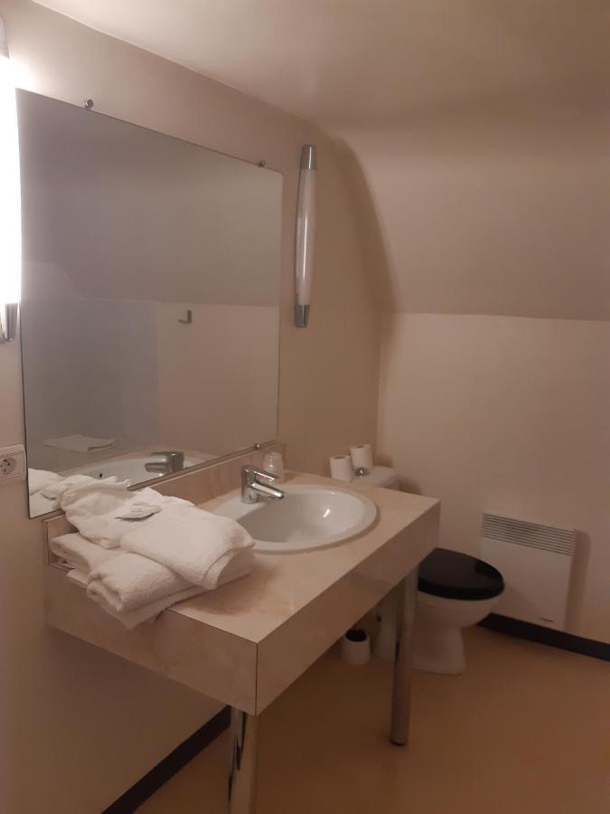 Hotel Les Forges Noyal-sur-Vilaine Екстер'єр фото