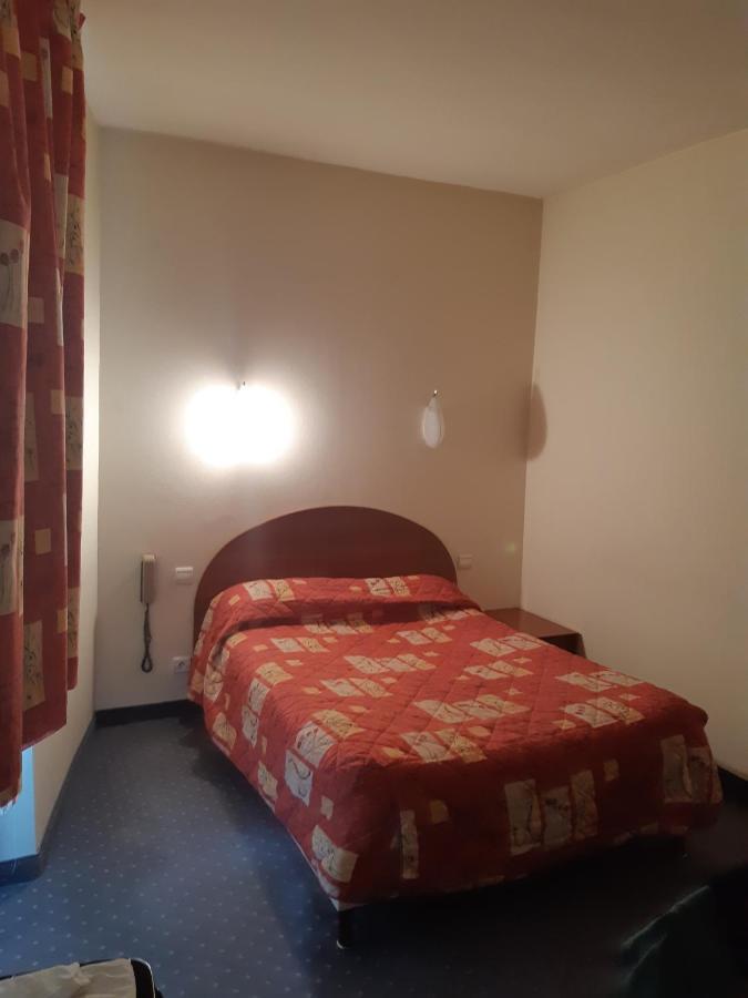 Hotel Les Forges Noyal-sur-Vilaine Екстер'єр фото